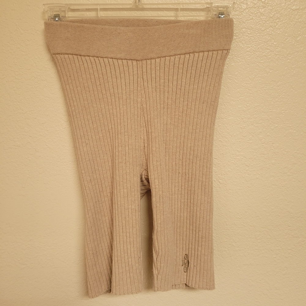 Ovo Ribbed Tan Women's Shorts - Picture 2 of 5